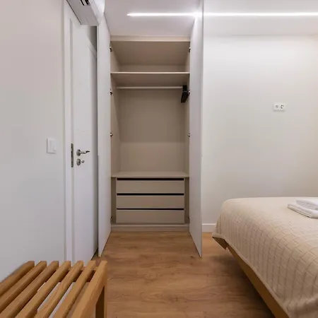 Apartment Modern 2br With Patio & Ac - 0e Lisbon
