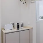 Modern 2br With Patio & Ac - 0e Apartment Lissabon