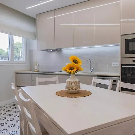 Modern 2br With Patio & Ac - 0e Lissabon