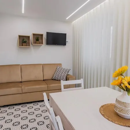 Modern 2br With Patio And Ac Lisbon