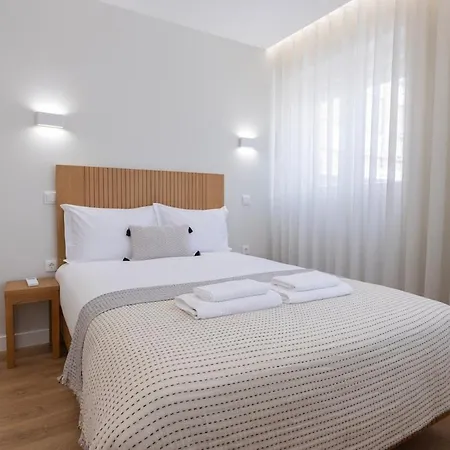 Modern 2br With Patio And Ac Lisbon